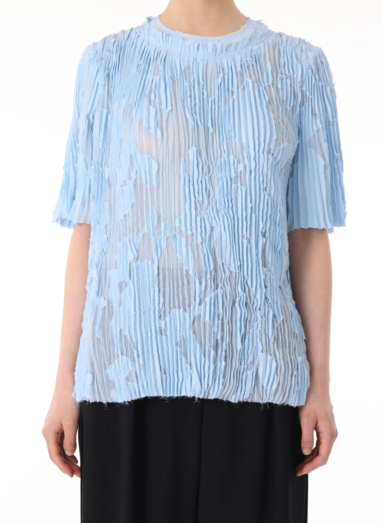 PLEATED FLORAL FIL COUPE SHORT SLEEVE TOP